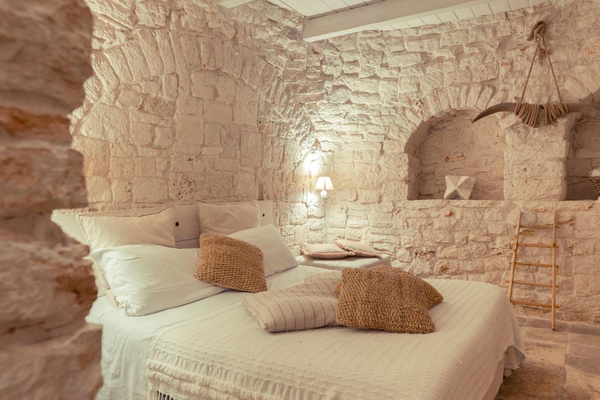 Trulli Antichi Mestieri - Widespread Trulli In The Historic Center Bed & Breakfast อัลเบโรเบลโล ภายนอก รูปภาพ