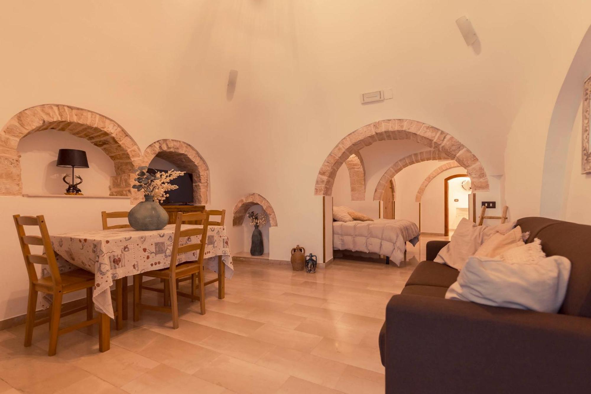 Trulli Antichi Mestieri - Widespread Trulli In The Historic Center Bed & Breakfast อัลเบโรเบลโล ภายนอก รูปภาพ