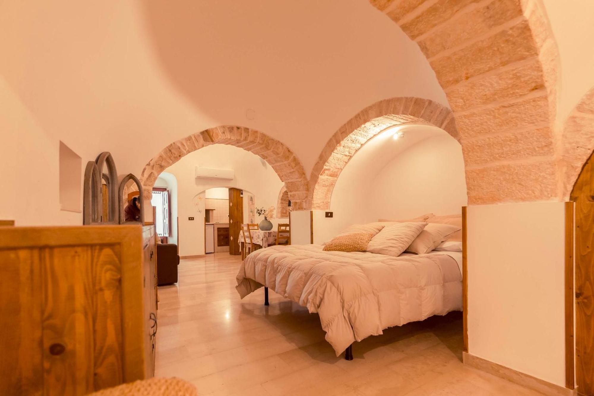 Trulli Antichi Mestieri - Widespread Trulli In The Historic Center Bed & Breakfast อัลเบโรเบลโล ภายนอก รูปภาพ
