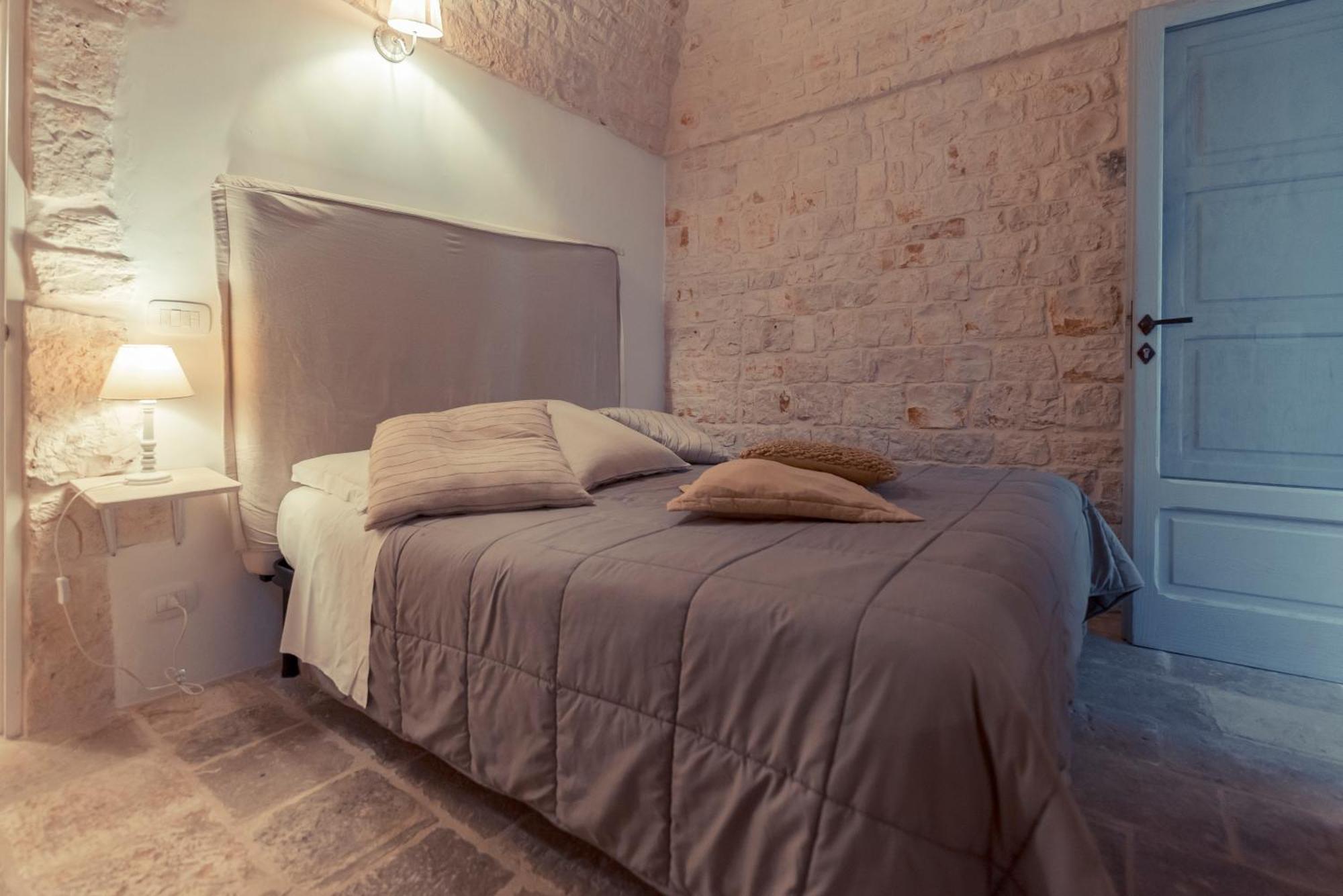 Trulli Antichi Mestieri - Widespread Trulli In The Historic Center Bed & Breakfast อัลเบโรเบลโล ภายนอก รูปภาพ