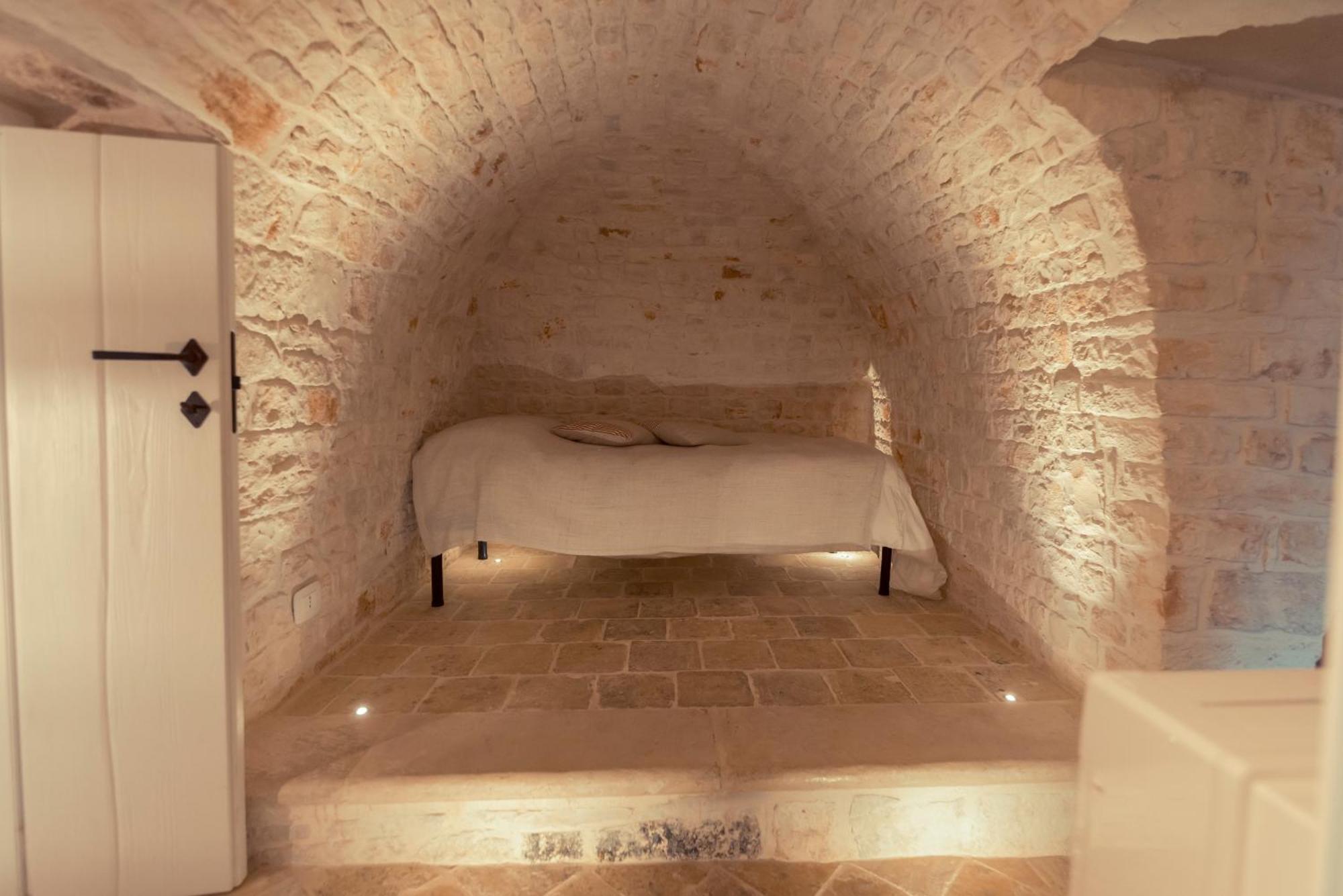 Trulli Antichi Mestieri - Widespread Trulli In The Historic Center Bed & Breakfast อัลเบโรเบลโล ภายนอก รูปภาพ