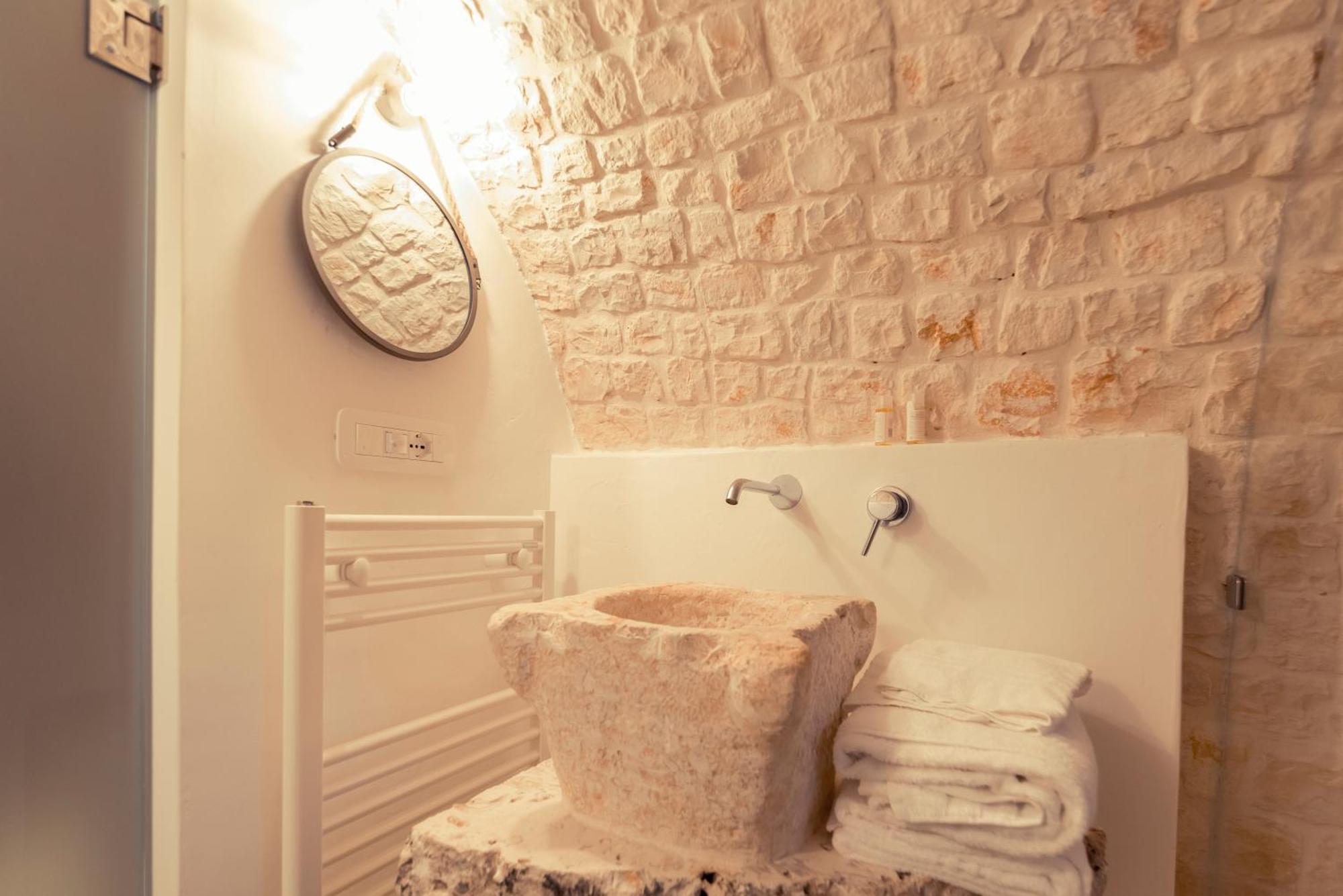 Trulli Antichi Mestieri - Widespread Trulli In The Historic Center Bed & Breakfast อัลเบโรเบลโล ภายนอก รูปภาพ