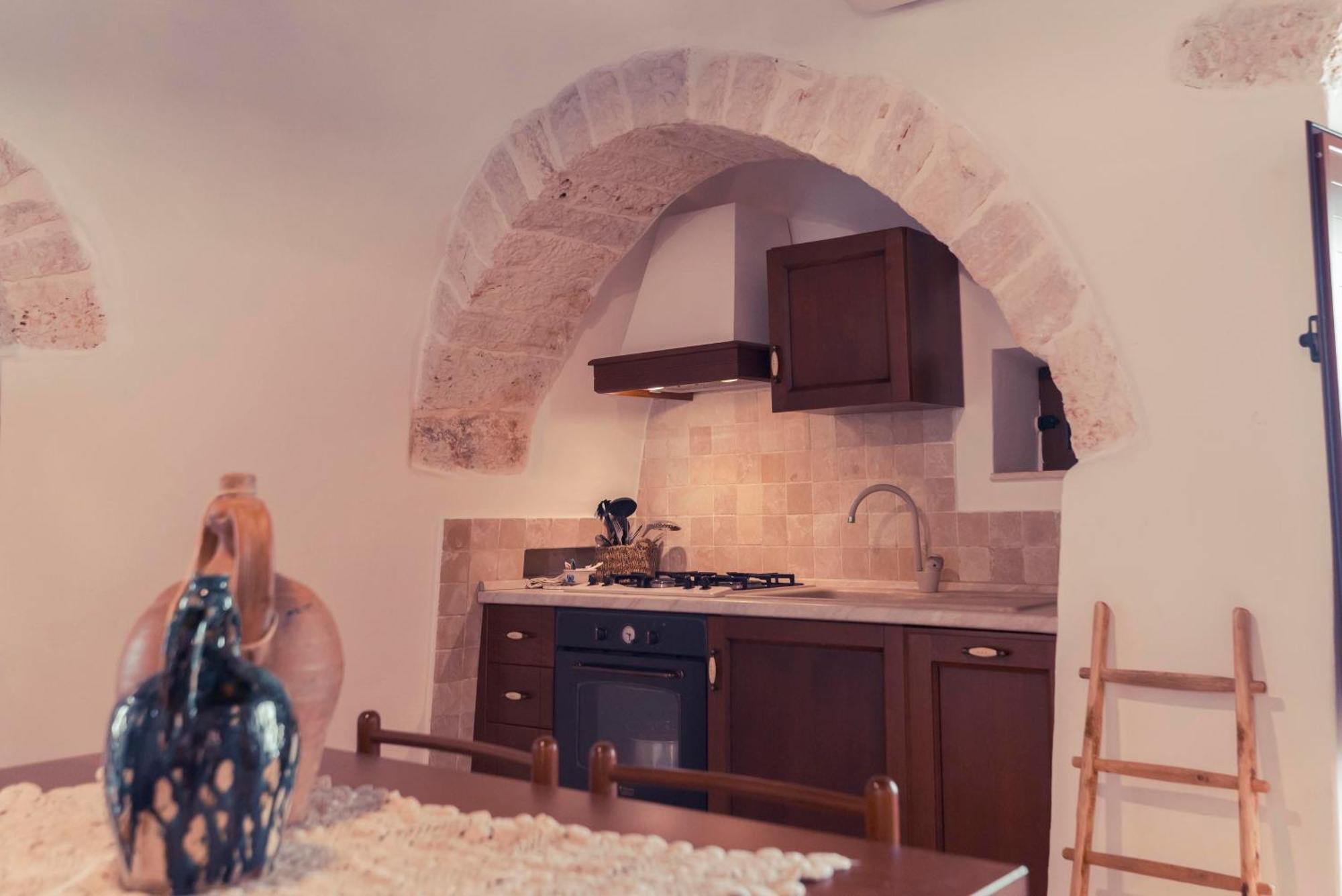 Trulli Antichi Mestieri - Widespread Trulli In The Historic Center Bed & Breakfast อัลเบโรเบลโล ภายนอก รูปภาพ