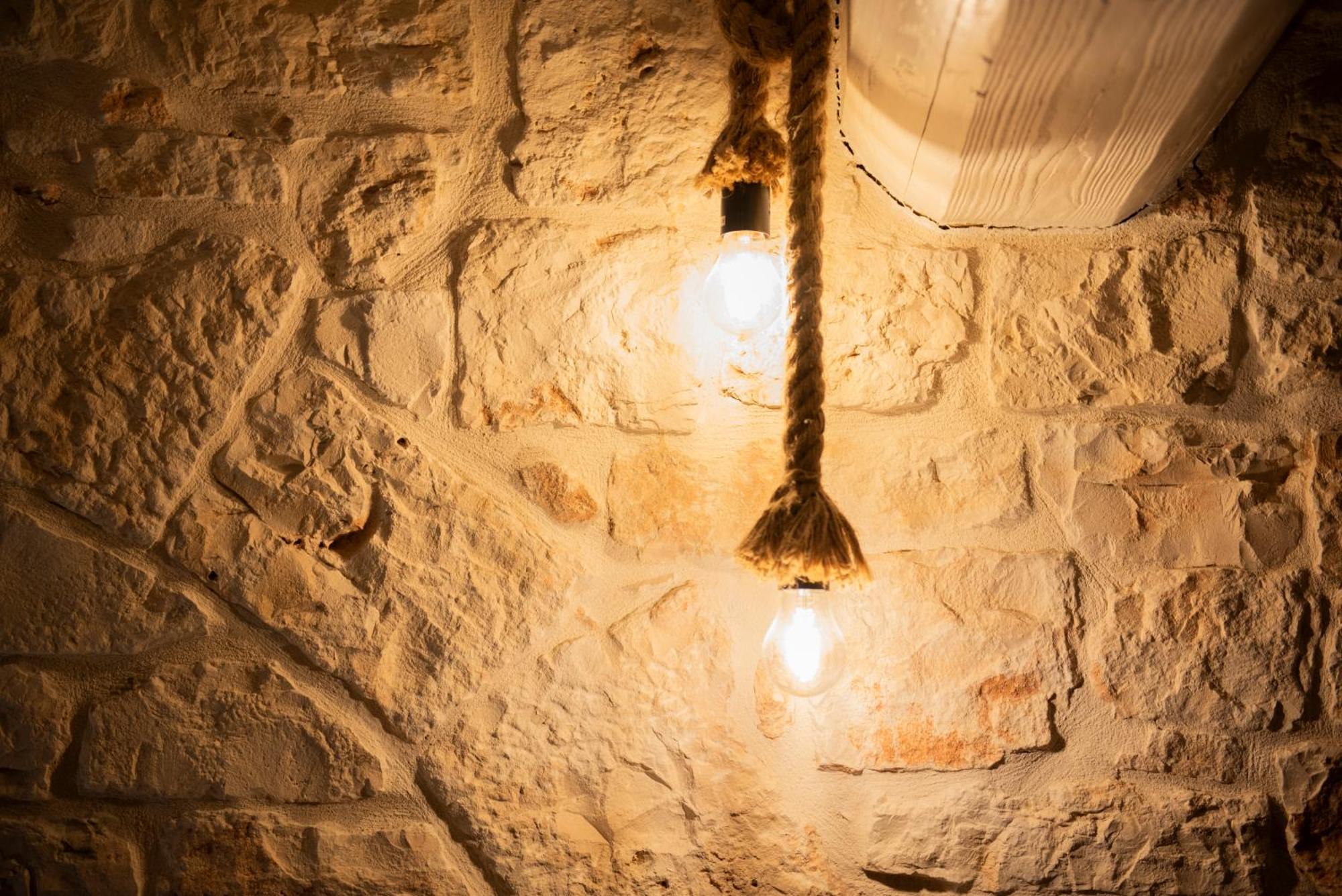Trulli Antichi Mestieri - Widespread Trulli In The Historic Center Bed & Breakfast อัลเบโรเบลโล ภายนอก รูปภาพ