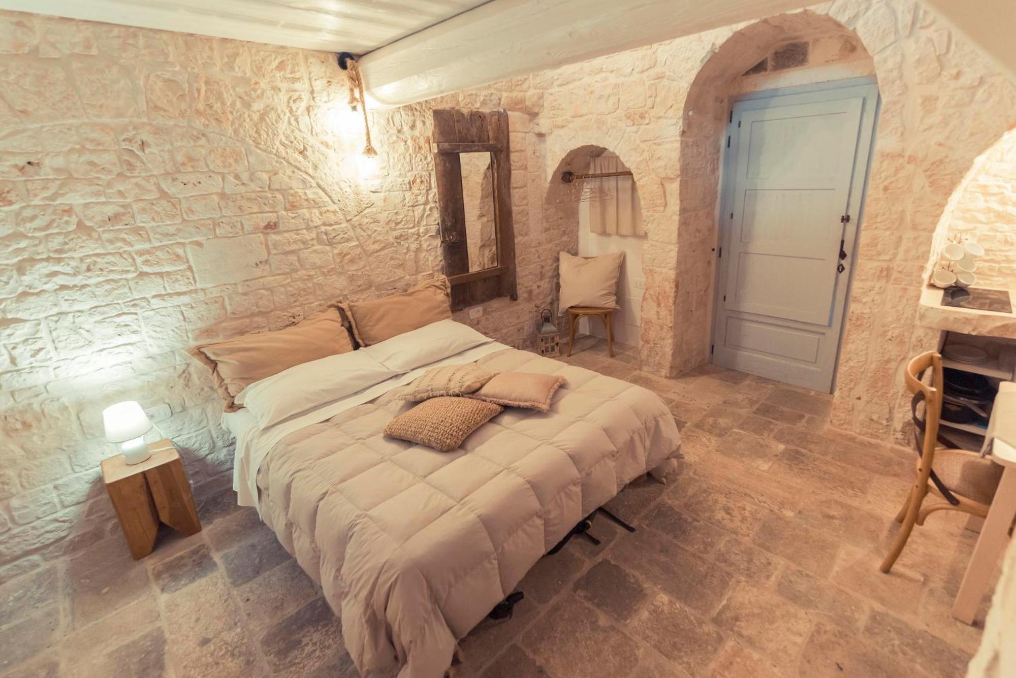 Trulli Antichi Mestieri - Widespread Trulli In The Historic Center Bed & Breakfast อัลเบโรเบลโล ภายนอก รูปภาพ