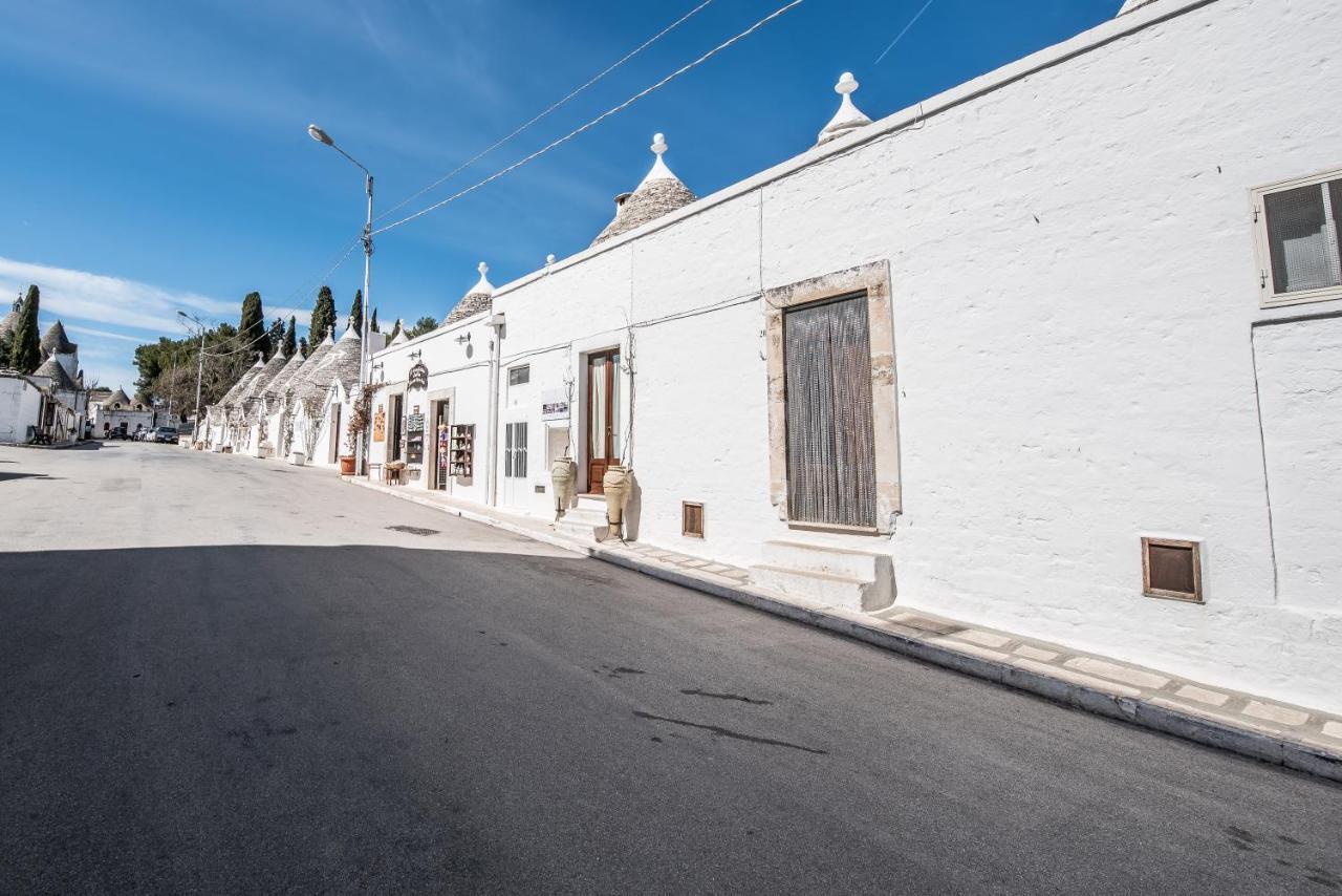 Trulli Antichi Mestieri - Widespread Trulli In The Historic Center อัลเบโรเบลโล ภายนอก รูปภาพ