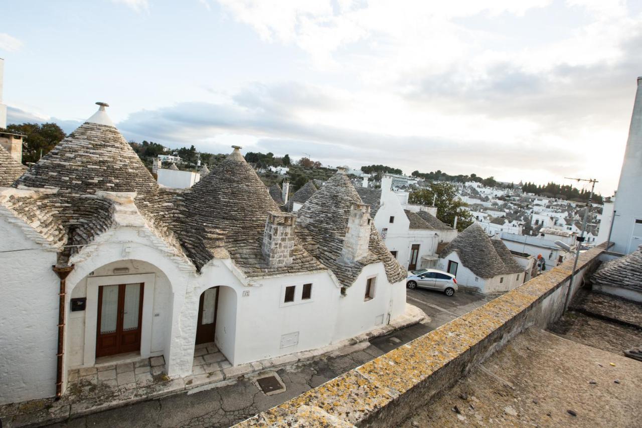 Trulli Antichi Mestieri - Widespread Trulli In The Historic Center อัลเบโรเบลโล ภายนอก รูปภาพ