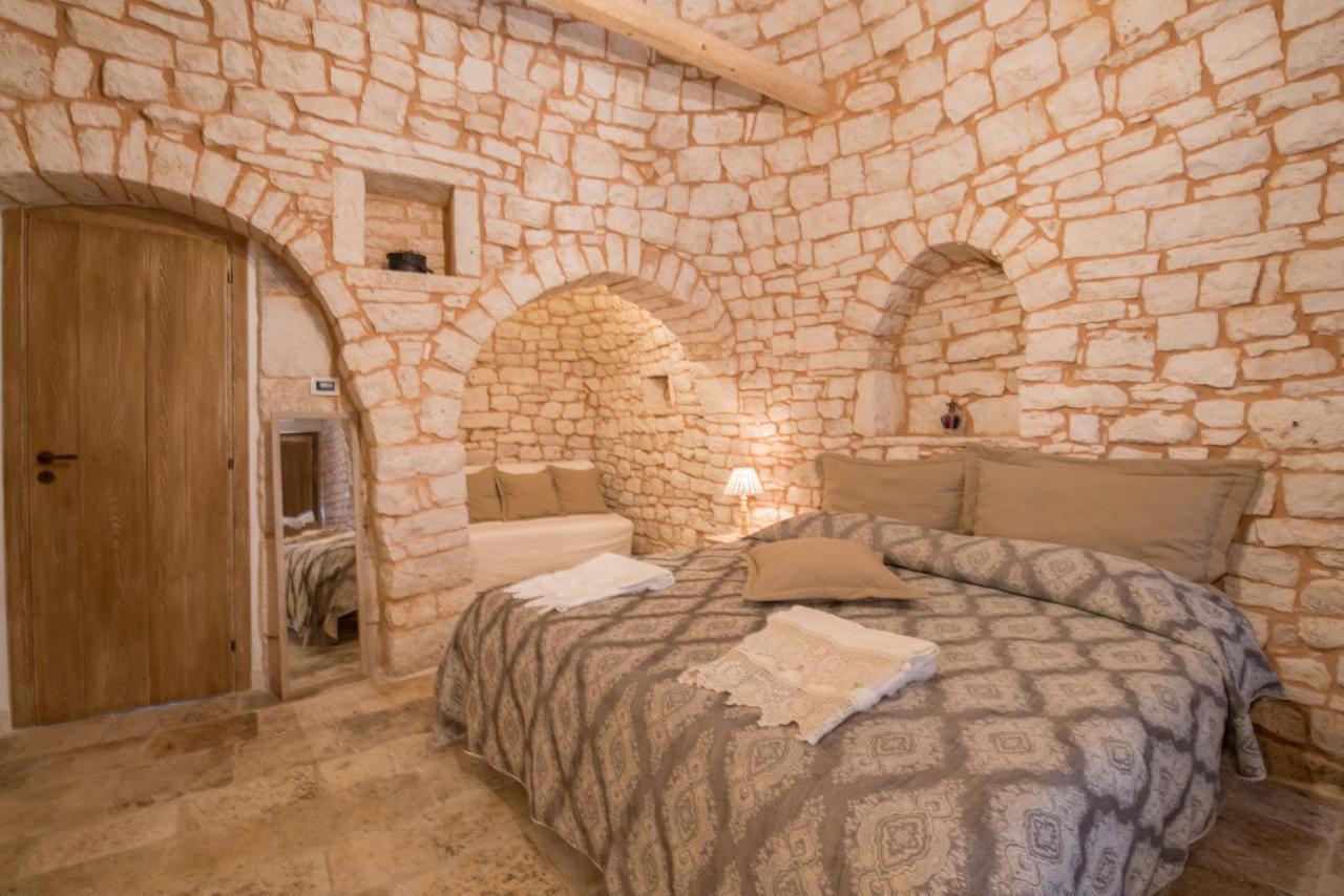 Trulli Antichi Mestieri - Widespread Trulli In The Historic Center Bed & Breakfast อัลเบโรเบลโล ภายนอก รูปภาพ