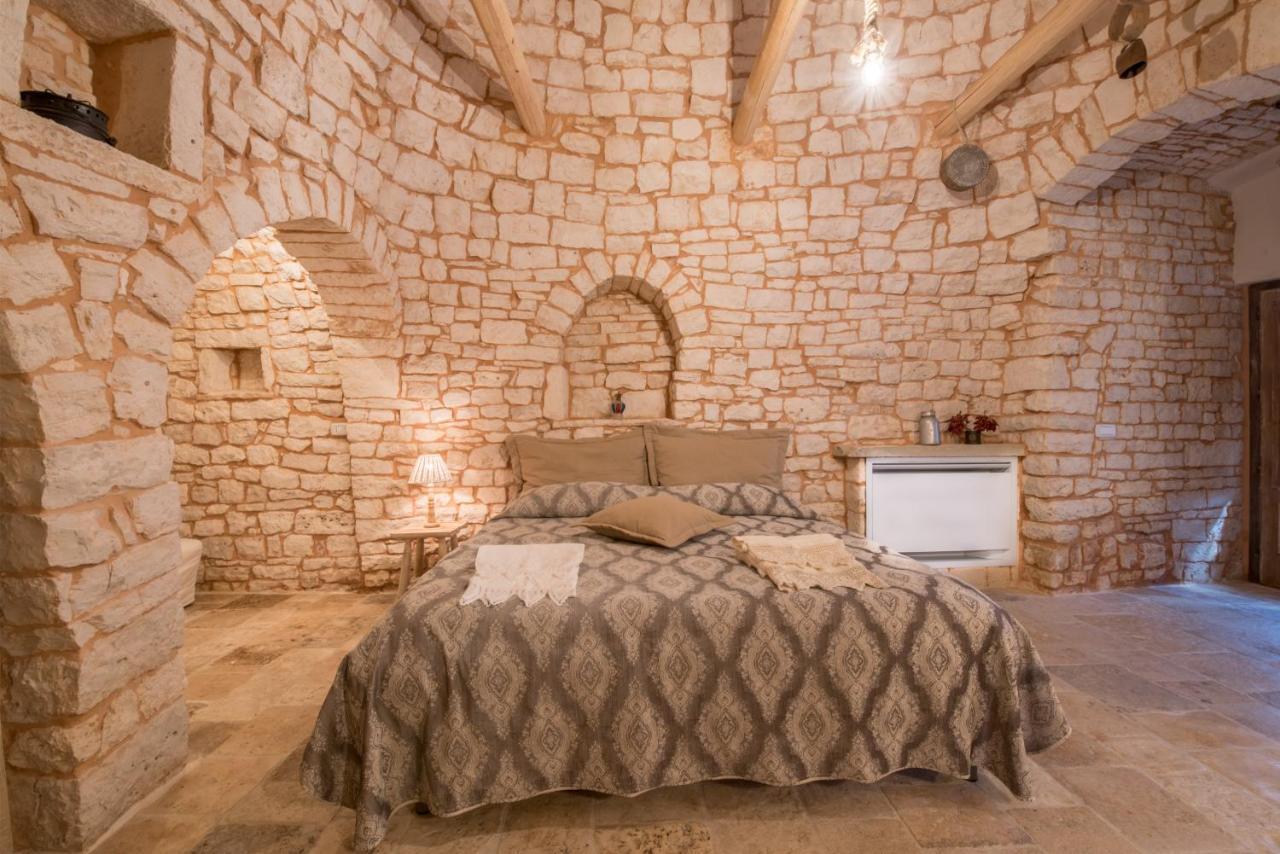 Trulli Antichi Mestieri - Widespread Trulli In The Historic Center อัลเบโรเบลโล ภายนอก รูปภาพ